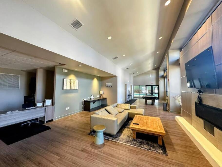 Winter Haus, Winter Park 2 Bedrooms Corner Unit W Outdoor Patio Walking Distance To The Center Of Town Buitenkant foto
